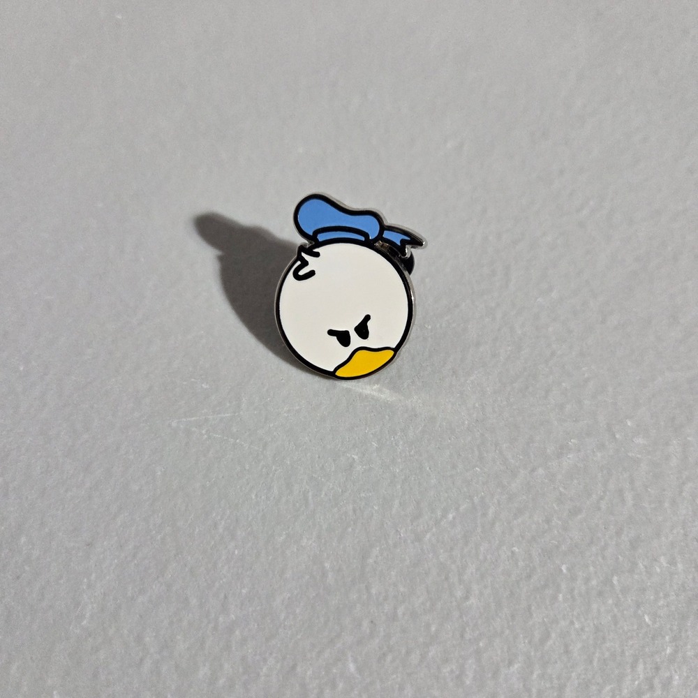 Disney Trading Pin Unisex OS White Grumpy Donald Duck Face Enamel Hat 2019